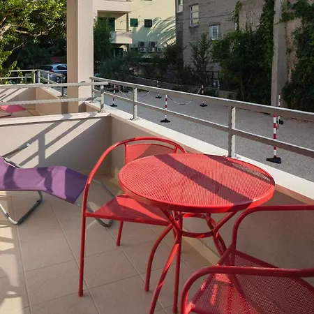 With A Parking Space - 6814 Appartamento Makarska