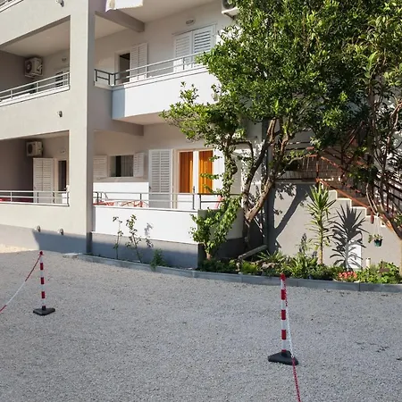 With A Parking Space - 6814 Apartment Makarska
