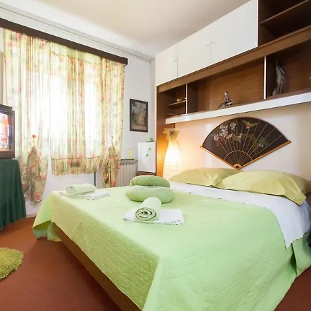 With A Parking Space - 6814 דירה