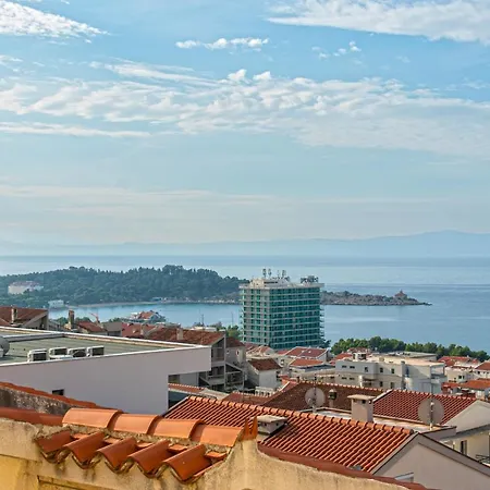 With A Parking Space - 19992 Apartment Makarska