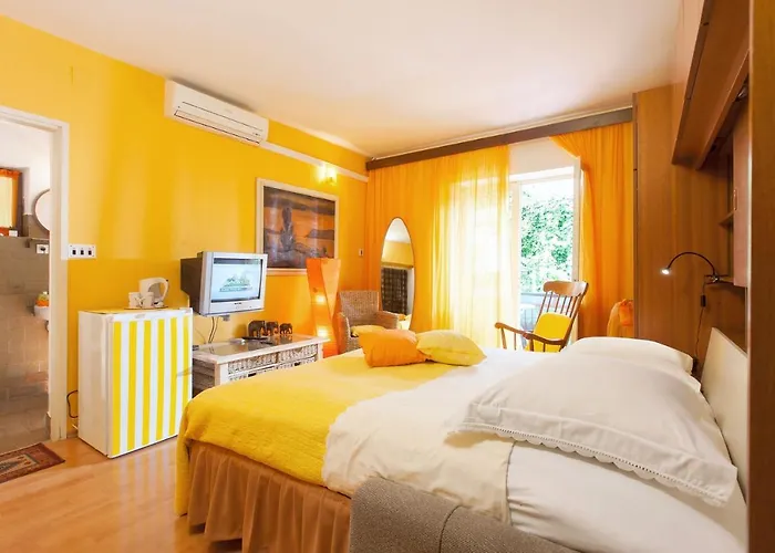 With A Parking Space - 6814 Apartman