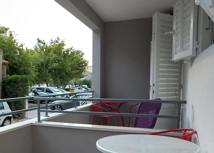 With A Parking Space - 6814 *