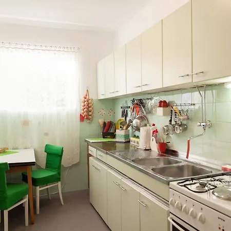 With A Parking Space - 6814